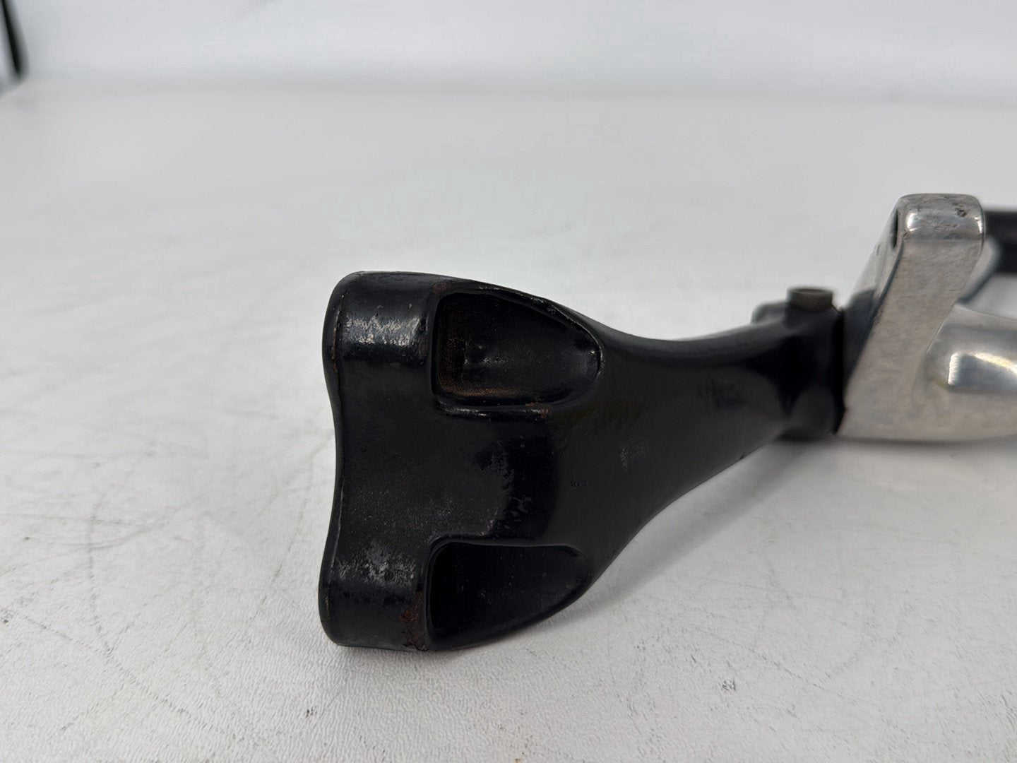 2005 Harley Sportster XL883C 883 Custom OEM Left Driver Foot Controls Peg Rest