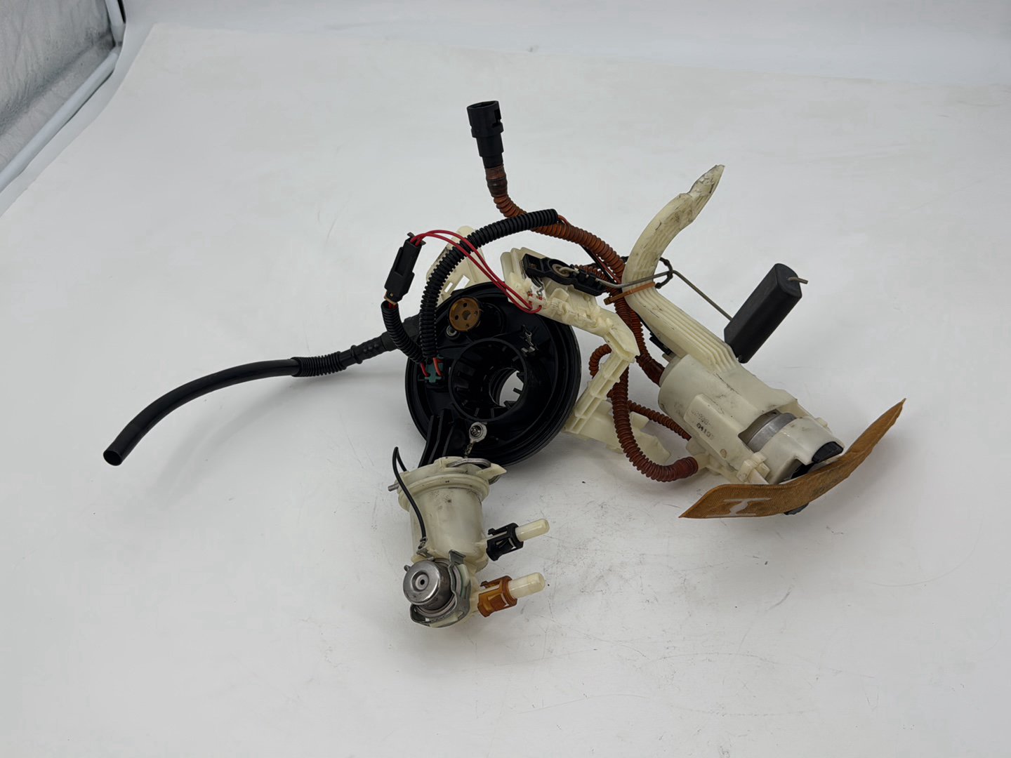 2007 - 2012 Harley-Davidson Touring Road Glide Gas Gasoline Fuel Petrol Pump Sending 	62908-08
