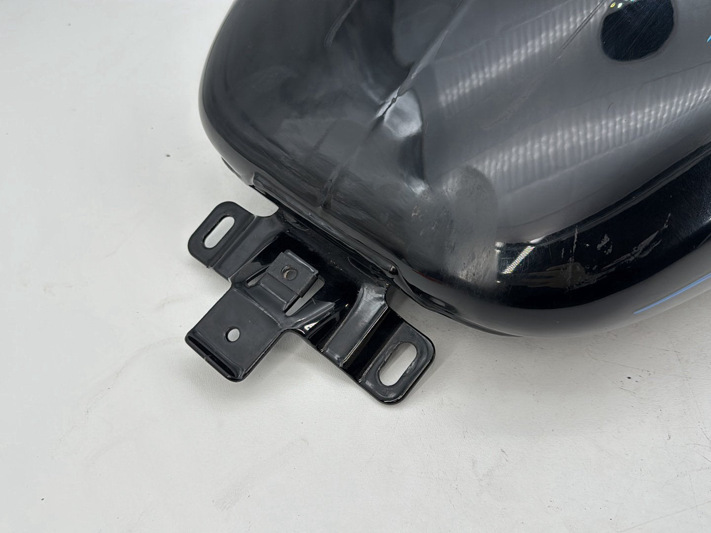 2007 - 2012 Harley-Davidson Touring Road Glide Fuel Gas Tank Gasoline Reservoir 	61356-08