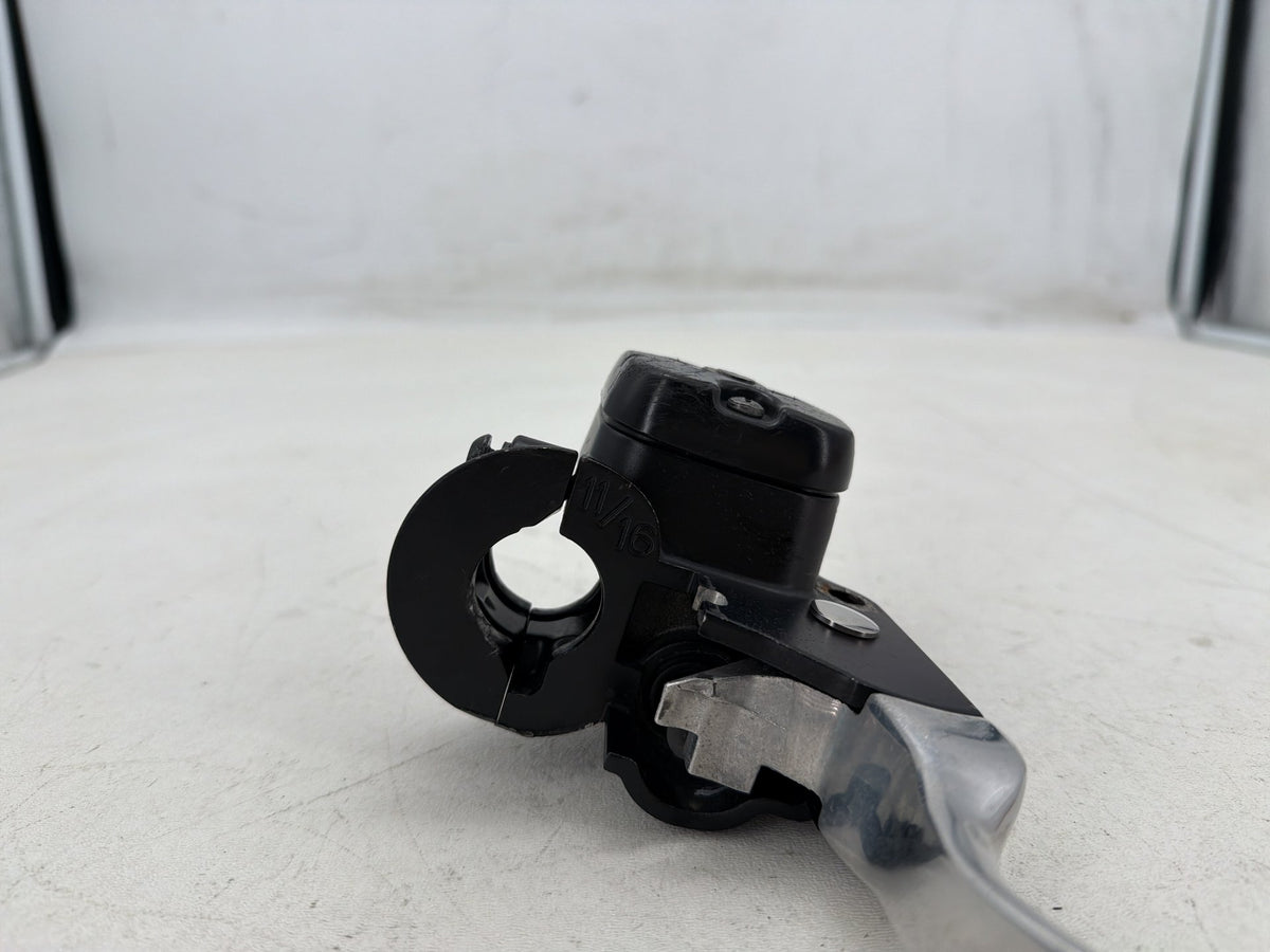 2016 Harley Dyna Fat Bob FXDF OEM Front Right Brake Lever Master Cylinder 11/16