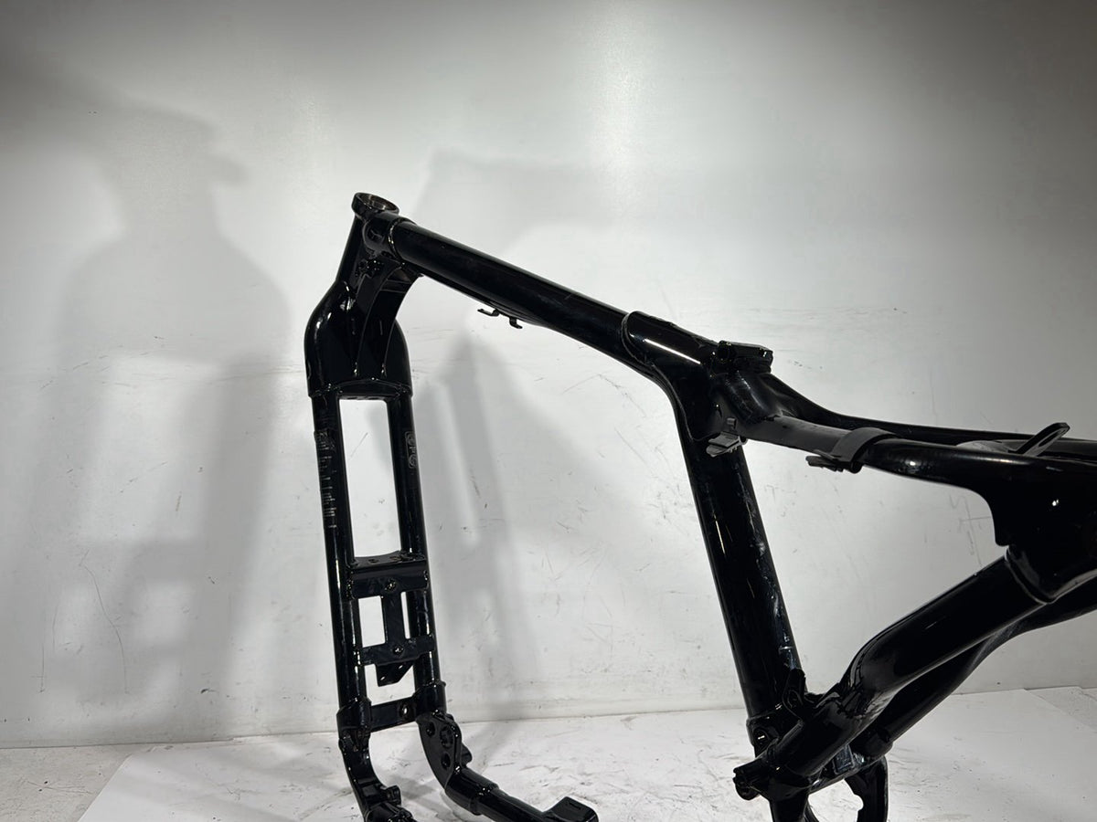 2006 Harley Sportster 1200 Custom XL1200C OEM Body Main Frame Chassis CLN CLR