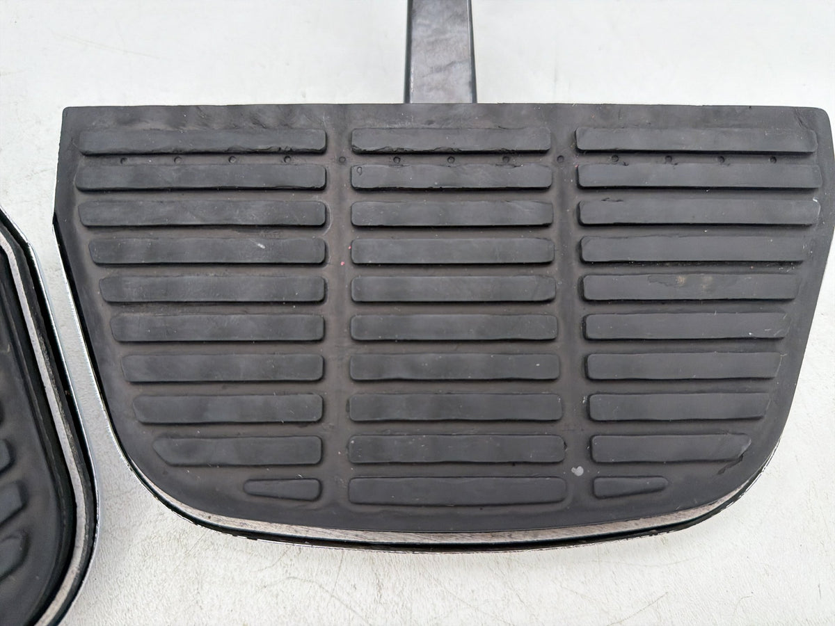 97 Harley Electra Touring Ultra OEM Left & Right Passenger Floorboard Foot Rest