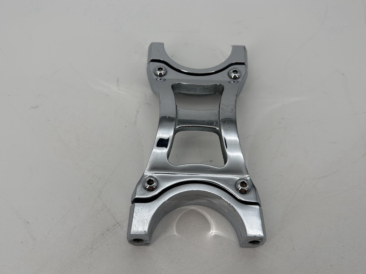 1999 - 2006 Harley-Davidson Dyna Low Rider Mount Bracket Support Holder Kuryakyn Gen 2