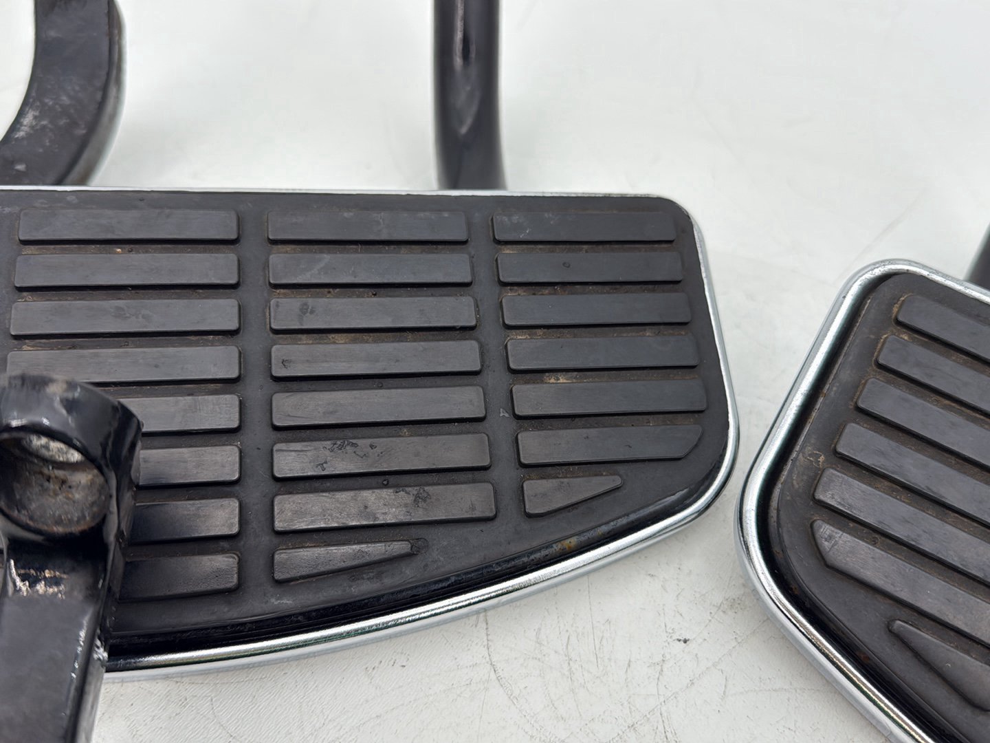95 Harley Electra Touring Classic Left Right Driver &amp; Pass Floorboard Foot Rest