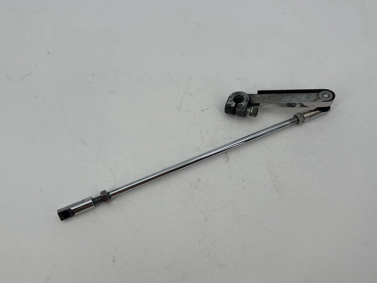 1999 - 2006 Harley-Davidson Dyna Low Rider Gear Shifter Lever Arm w/ Rod linkage 33715-85A