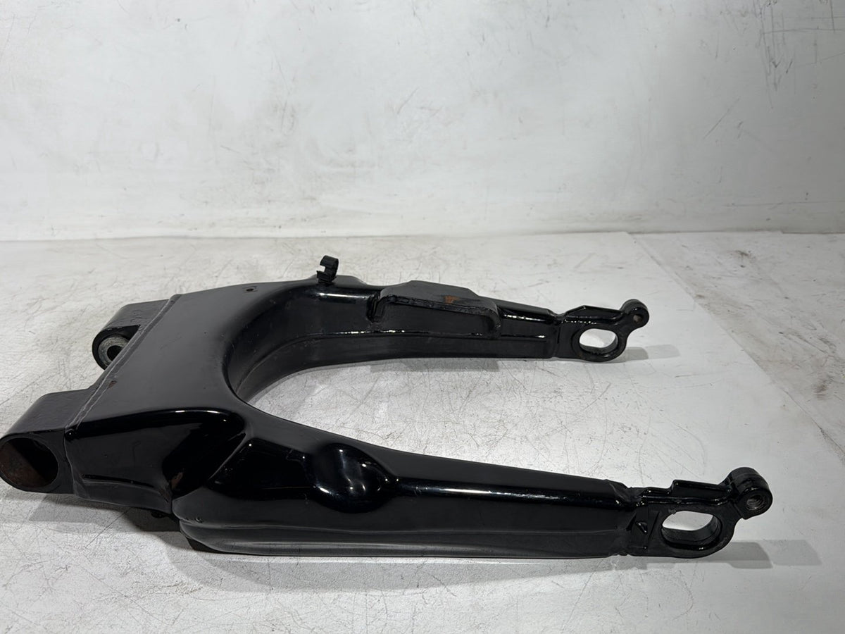 2010 Harley Electra Glide Touring Ultra OEM Rear Fork Swingarm Swing Arm