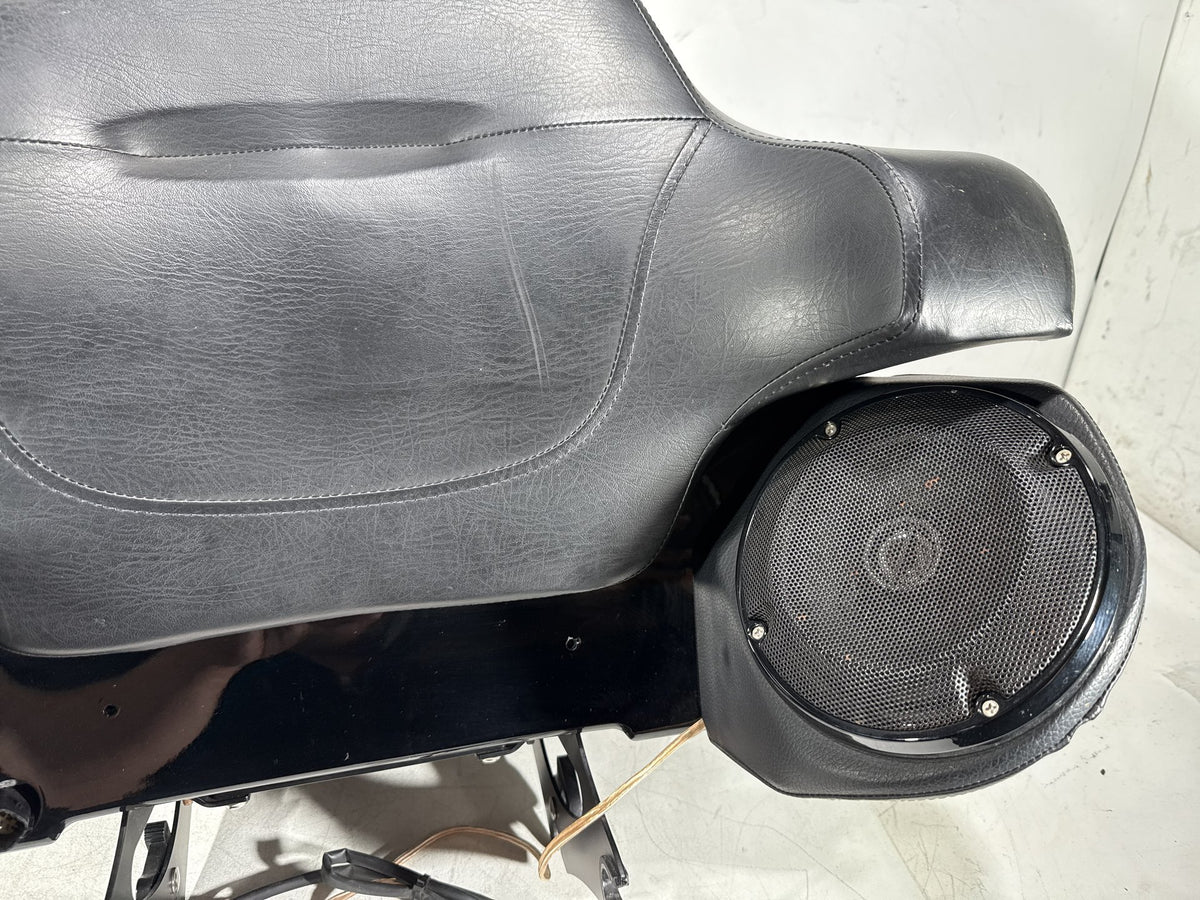 2014 Harley Touring FLHTK Electra Glide OEM Pass Backrest Tour Pak Luggage NOKey