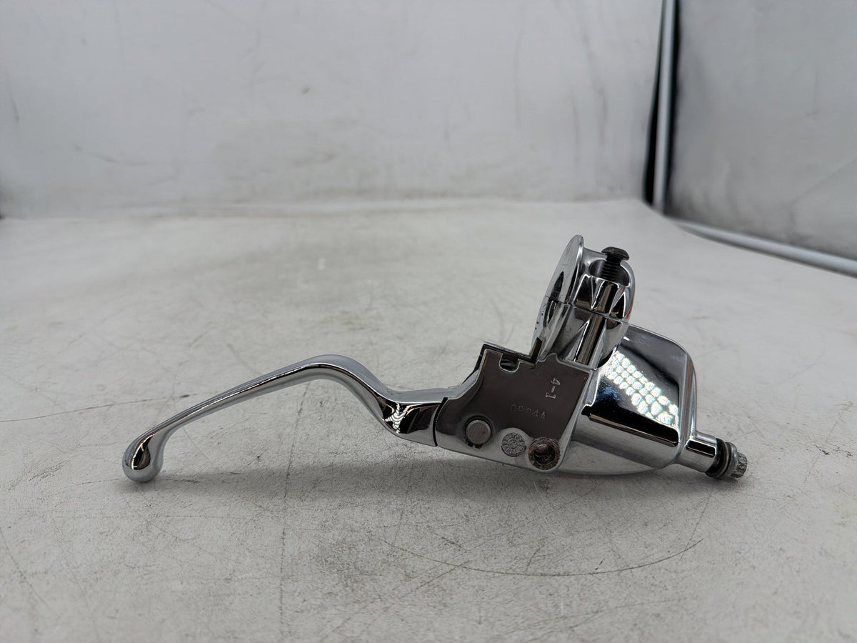 2004 Harley Electra Glide CVO Eagle Front Left Hand Clutch Lever Master Cylinder