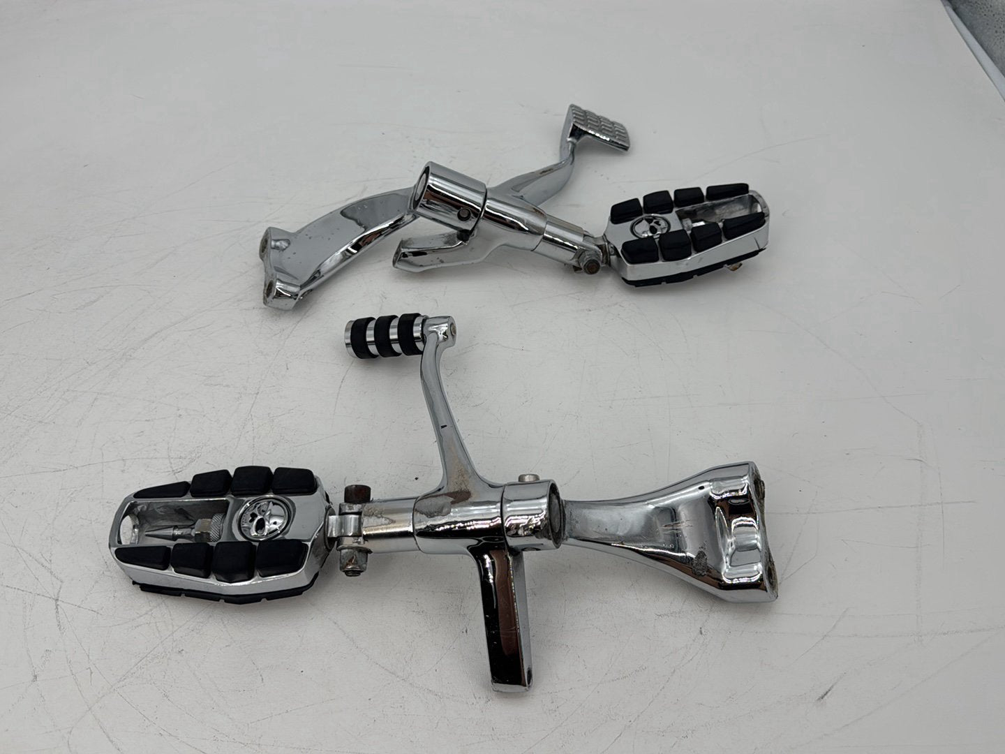 09 Harley Sportster 1200 Low Left Right Foot Brake Control Pegs Kuryakyn Zombie