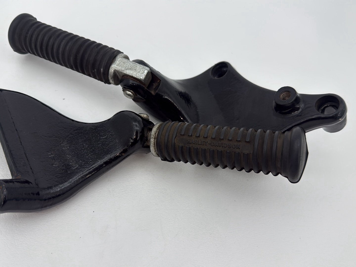 2014 Harley Sportster XL883L 883 SuperLow OEM Passenger Left & Right Foot Pegs