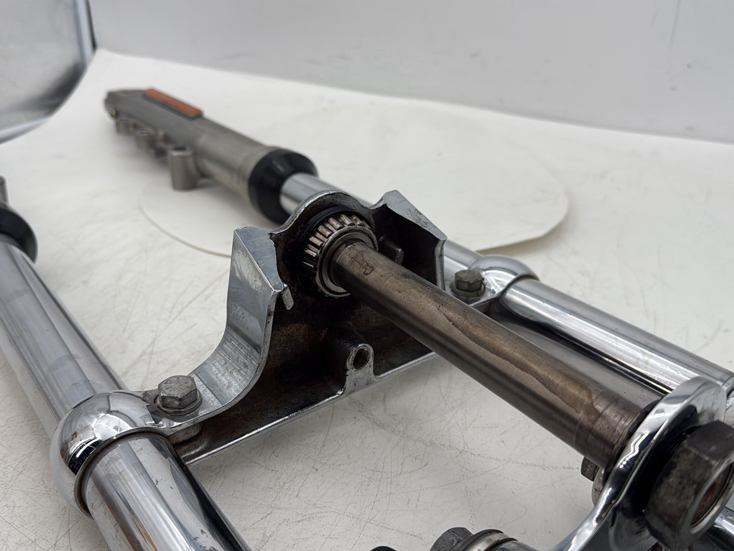 2005 Harley Dyna FXDWG Wide Glide OEM Front Triple Tree Set & LH RH Fork Legs Sliders