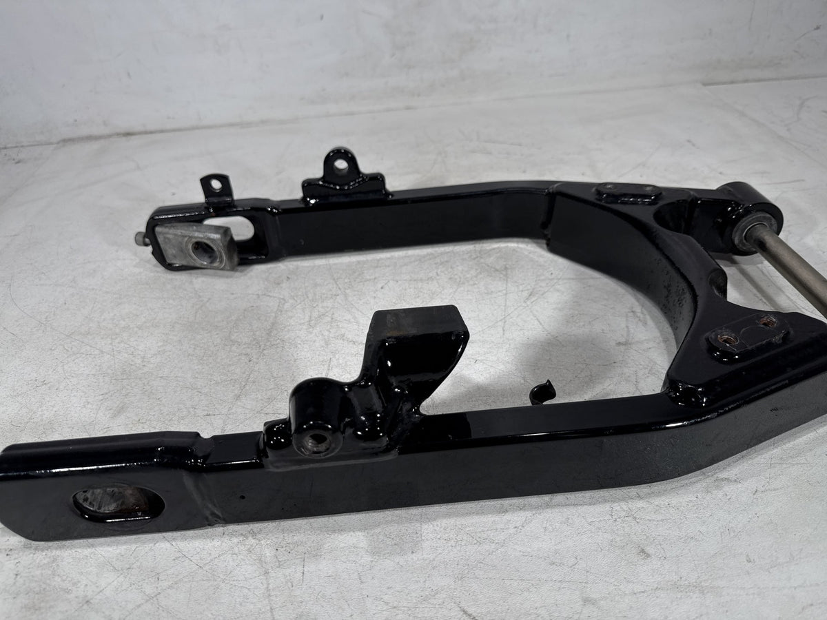 2017 Harley Dyna Street Bob FXDB OEM Rear Fork Swingarm Swing Arm