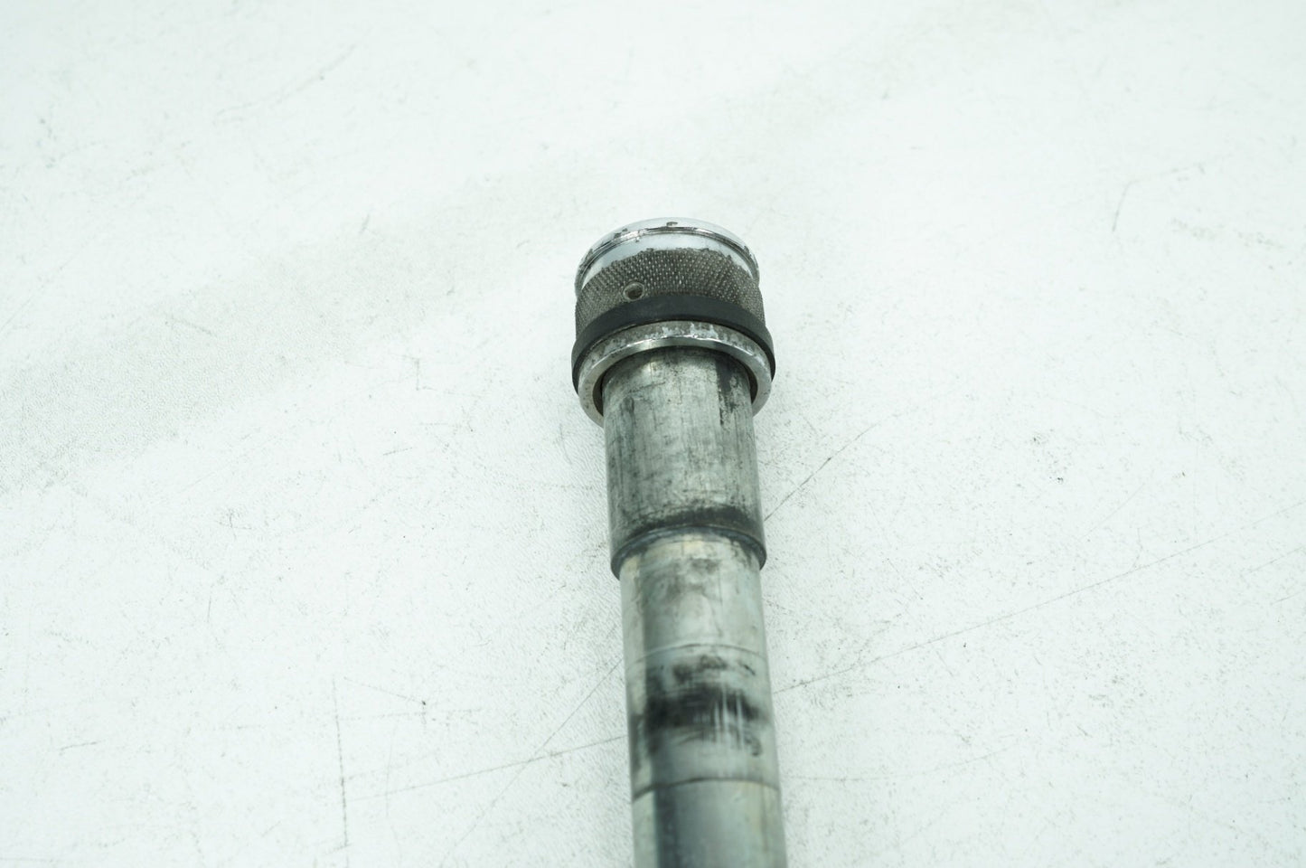 1999 - 2006 Harley-Davidson Touring Electra Glide Classic Front Wheel Axle Bolt Shaft 43364-00