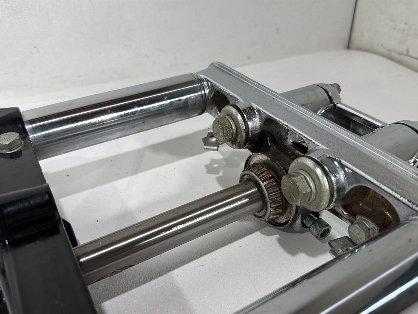 2011 Harley Heritage Softail Classic FLSTC OEM Front Triple Tree Set & LH RH Fork Legs Sliders