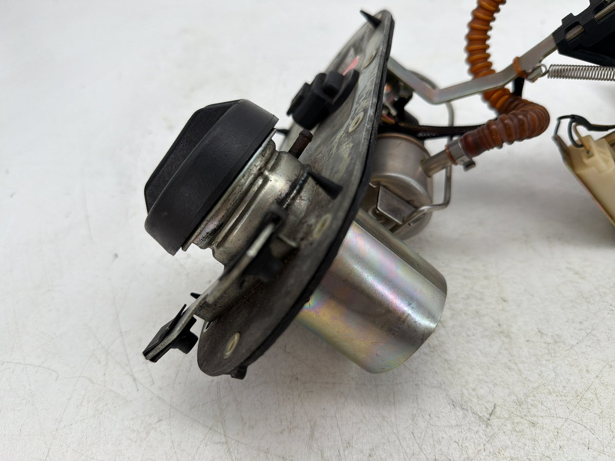 04 Harley Electra Glide Touring Ultra OEM Fuel Pump Gas Gasoline Petrol Sending