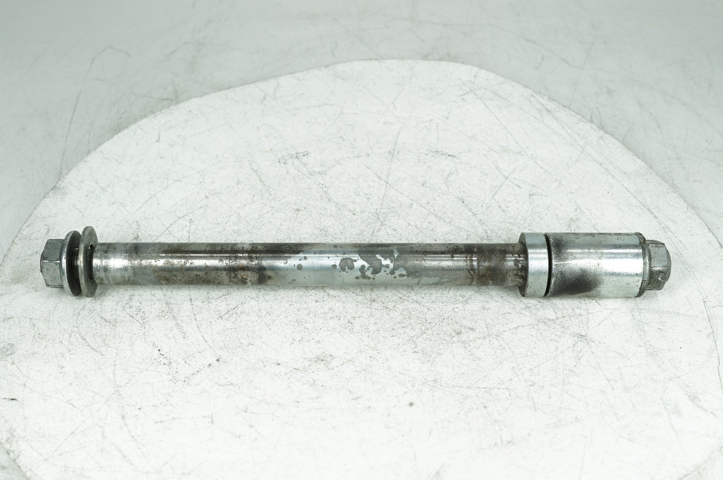 1999 - 2006 Harley-Davidson Dyna Super Glide Rear Wheel Axle Bolt Shaft  	41114-06