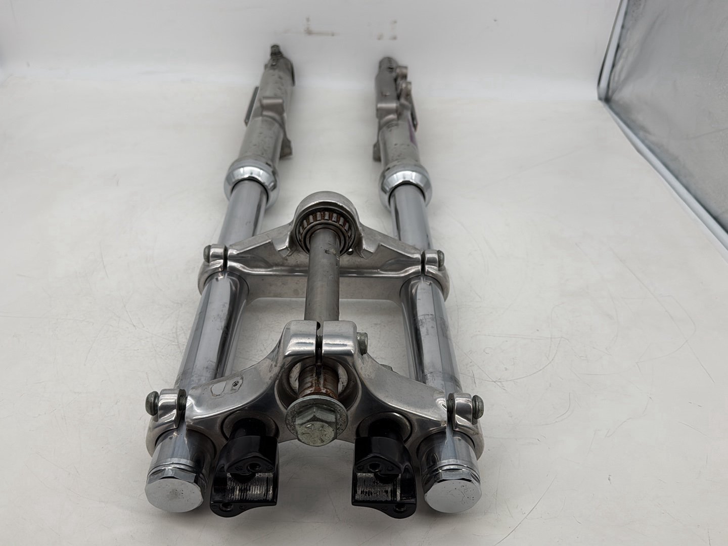 1999 - 2006 Harley-Davidson Dyna Super Glide Front Triple Tree Set & LH RH Fork Legs Sliders 45739-87 , 46076-04