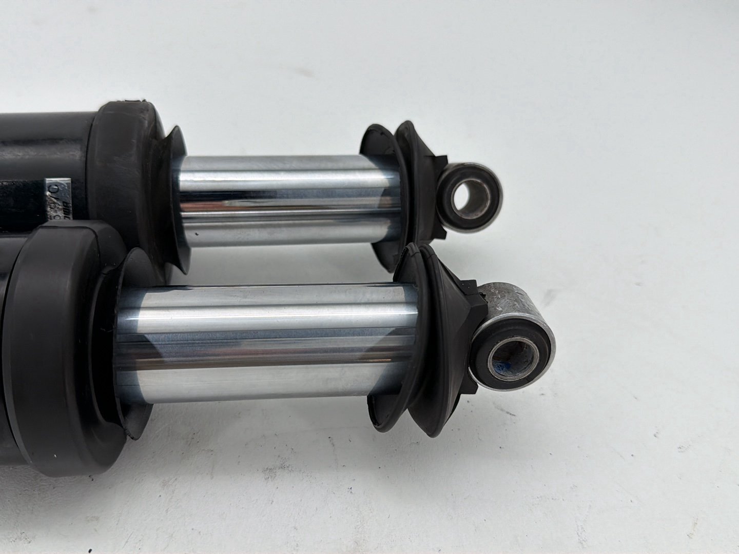 2003 Harley Road King Touring FLHRCI Classic OEM Rear Left Right Shock Absorbers
