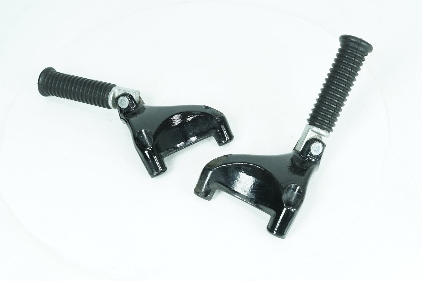 2013 - 2022 Harley-Davidson Sportster Custom Passenger Left & Right Foot Pegs  	49314-04