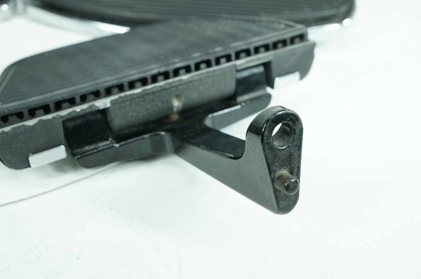 2007 - 2011 Harley-Davidson Touring Road King Classic Left Right Driver & Pass Floorboard Foot Rest 50621-06
