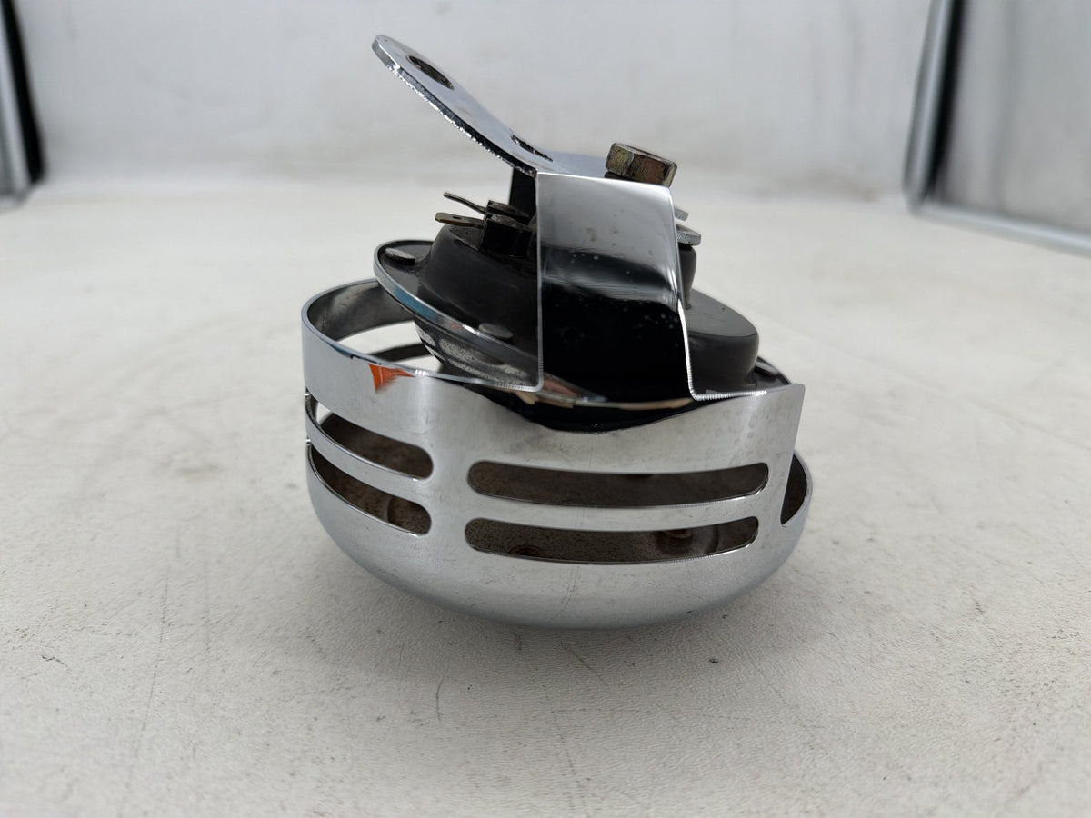 2005 Harley Dyna Wide Glide FXDWG Horn Signal Klaxon Chrome Cover Old Number 7