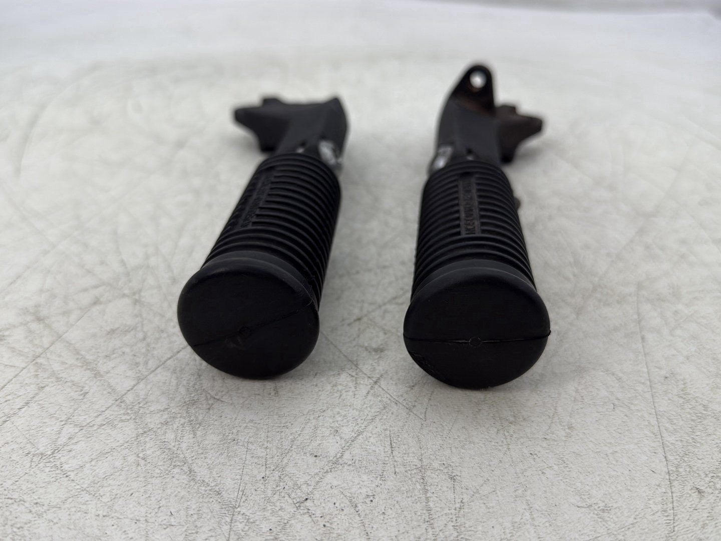 2012 Harley Dyna Super Glide Custom FXDCI OEM Passenger Left & Right Foot Pegs