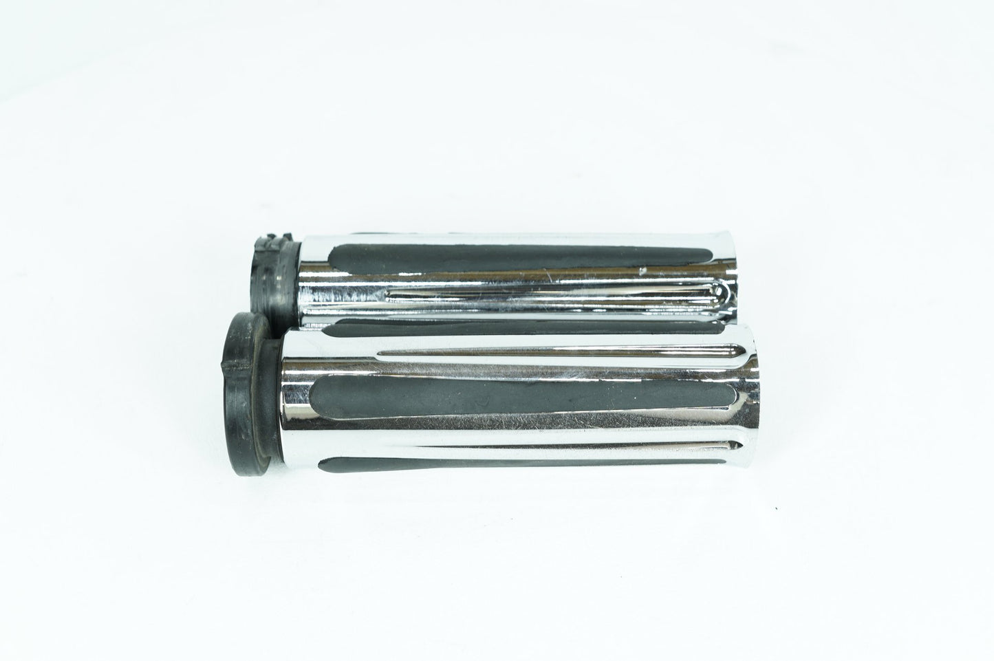 2004 - 2013 Harley-Davidson Sportster Base 883 Front Left Right Handgrip Hand Grips 56667-04