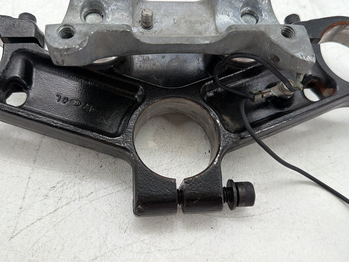 2018 Harley Road Glide Touring FLTRXS OEM Front Fork Upper Triple Tree Clamps