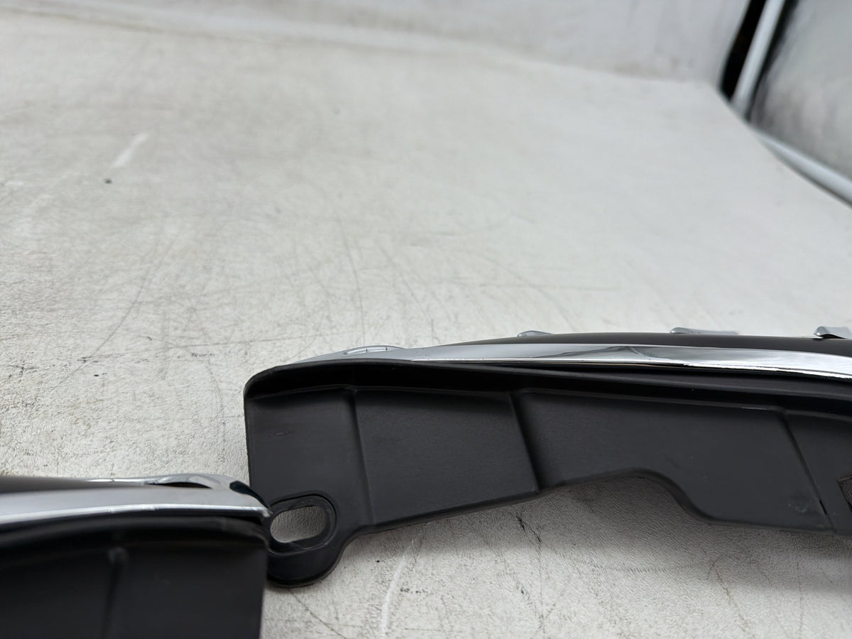 15 Harley Electra Glide Touring Ultra OEM Left Right Flare Wind Deflector Cover
