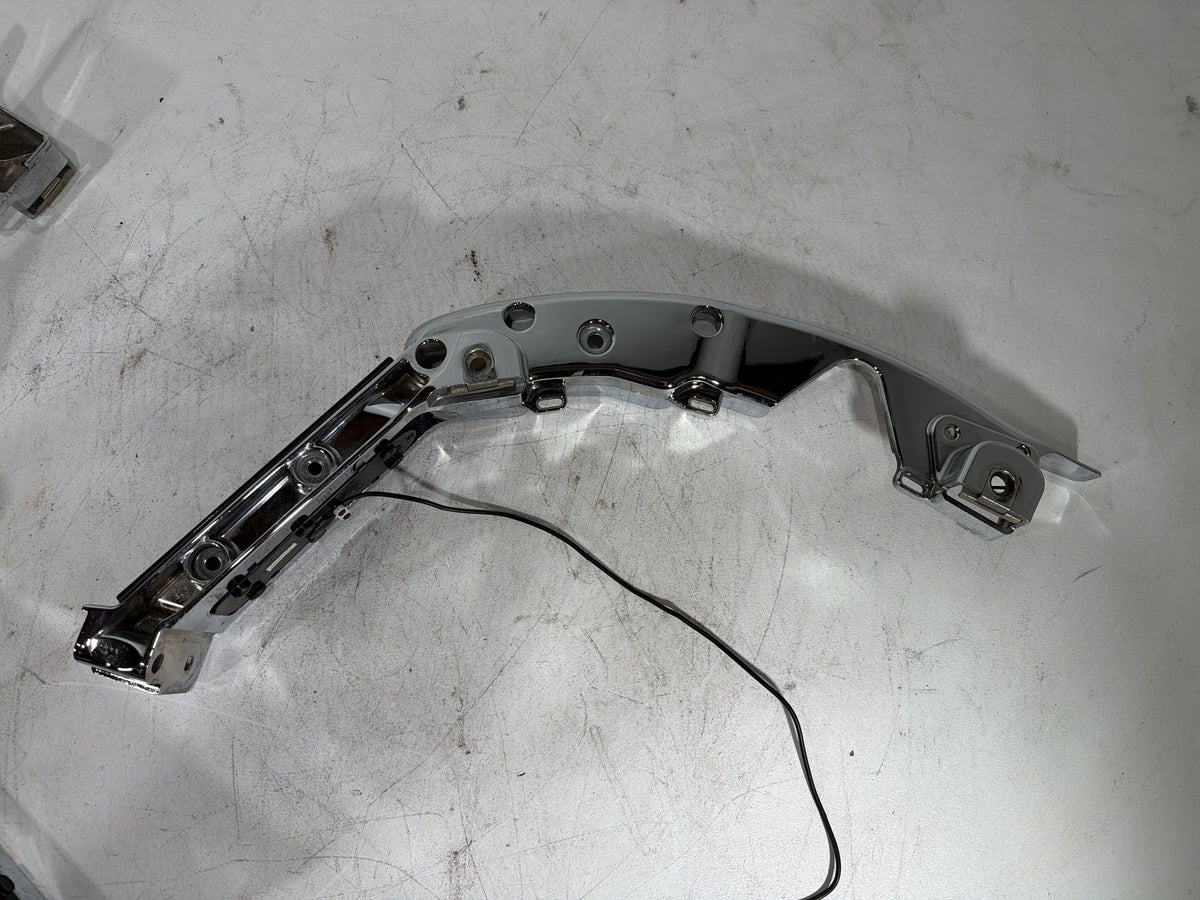 15 Harley Electra Glide Touring OEM Left Right Saddlebag Fender Struts Brackets