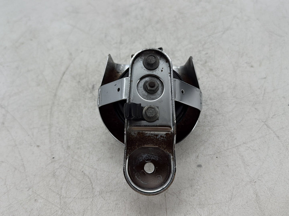 2009 Harley Street Glide Touring FLHX OEM Horn Signal Klaxon Chrome Cover