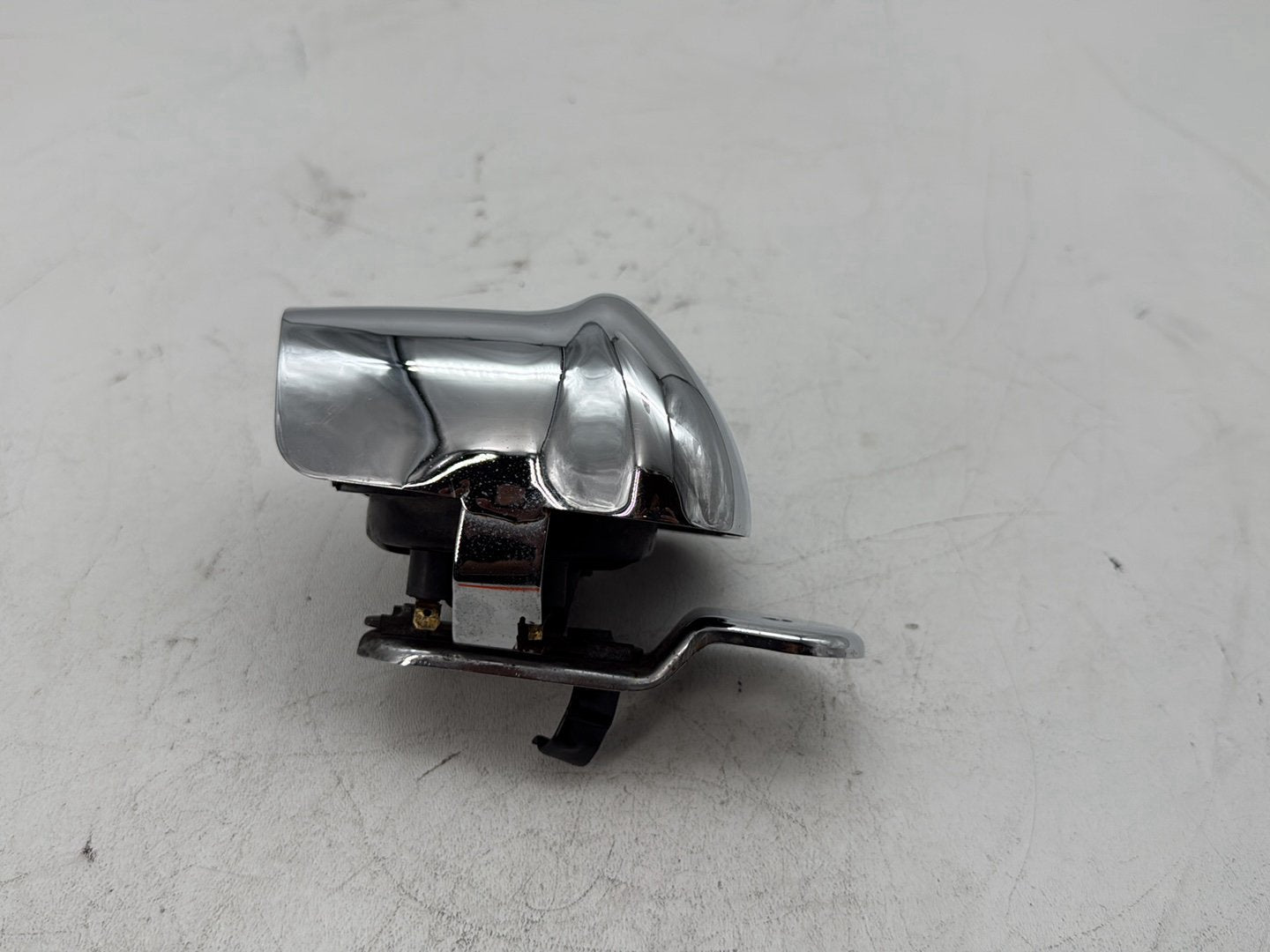 2006 Harley Touring FLHTCI Electra Glide Classic OEM Horn Signal Klaxon Chrome Cover
