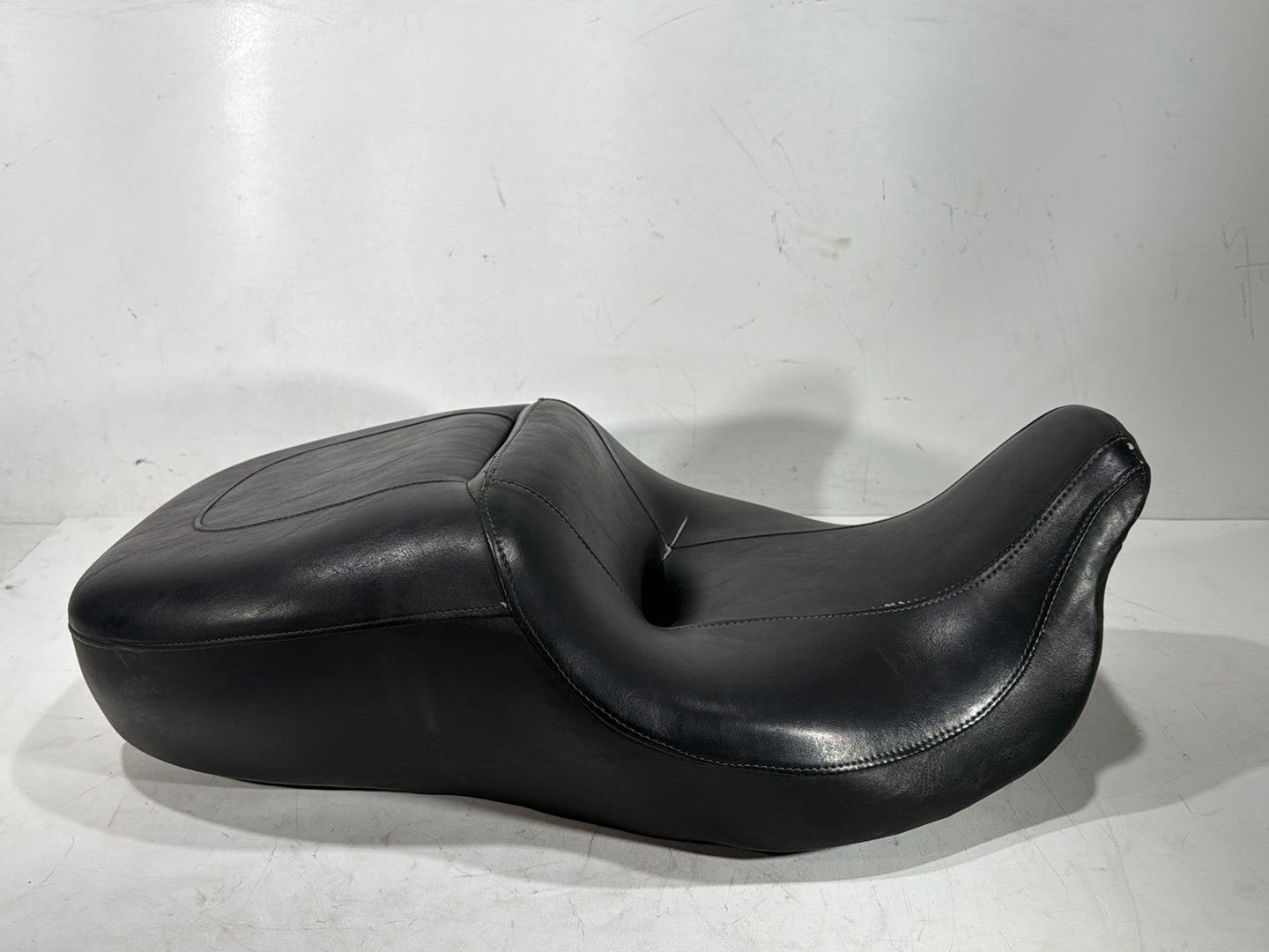 2013 Harley Electra Glide Touring Ultra FLHTCUI OEM Passenger Rider Driver Seat Saddle