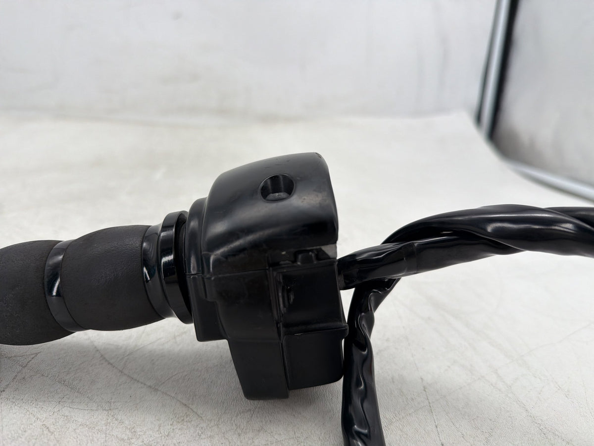 2013 Harley Electra Glide Touring OEM Right Engine Start Kill Switches Controls