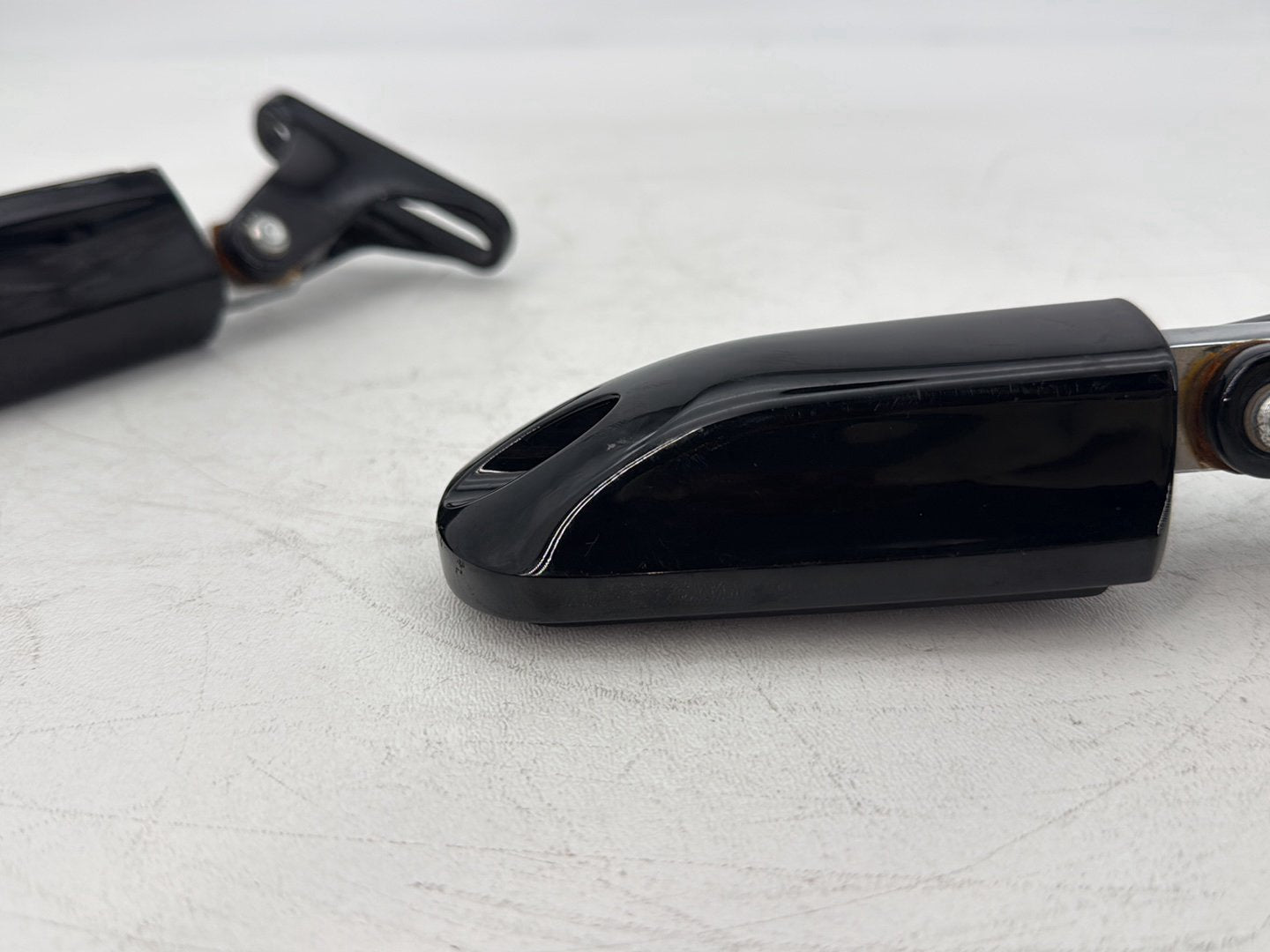 2015 Harley Touring FLHXS Street Glide OEM Passenger Left & Right Foot Pegs