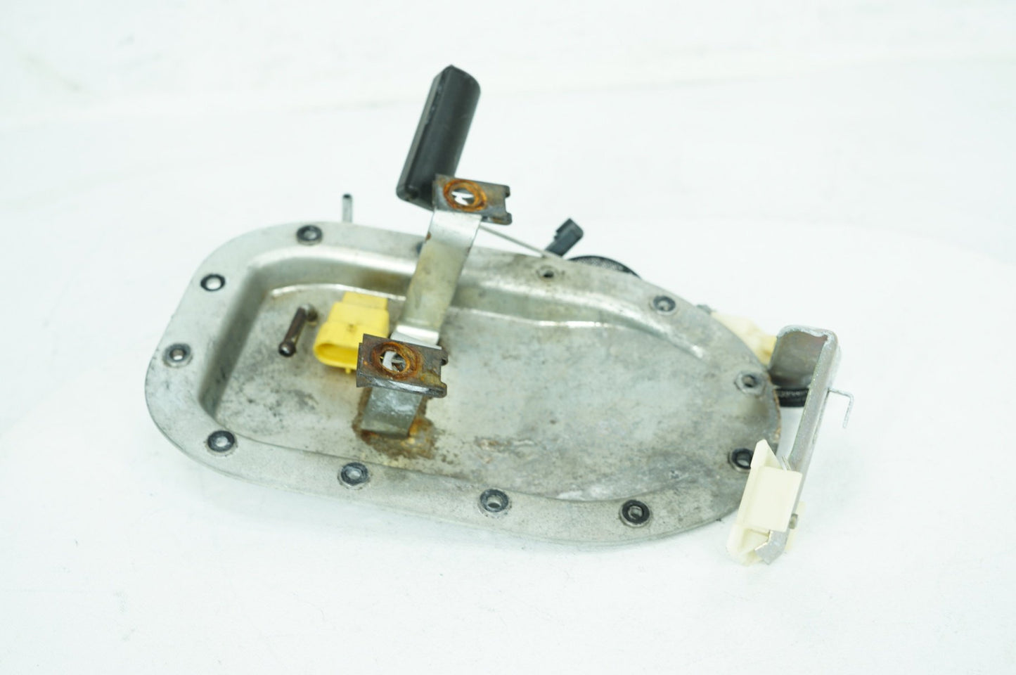 1999 - 2006 Harley-Davidson Dyna Low Rider Fuel Petrol Gas Pump Top Plate Cover  75246-04