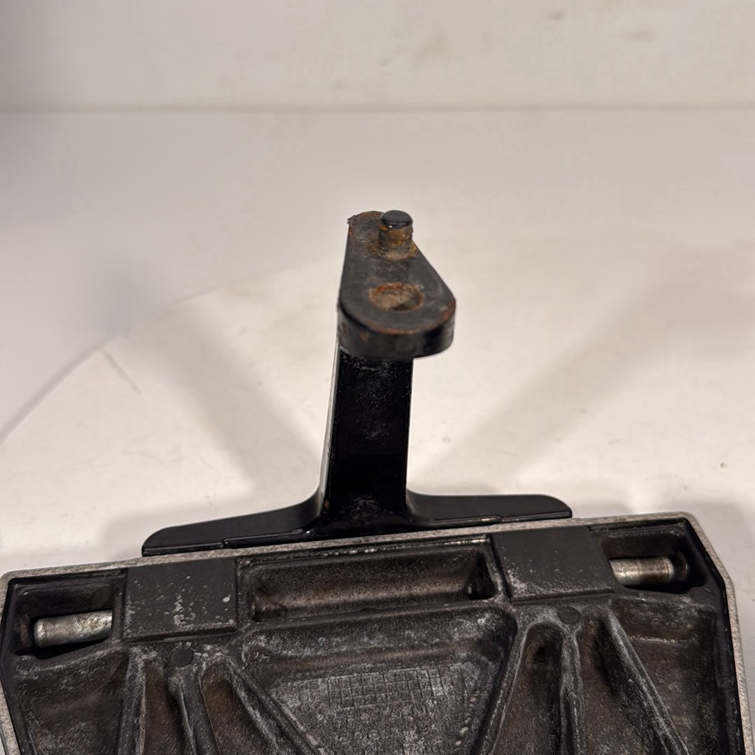 2005 Harley Touring Electra Ultra OEM Left Right Passenger Floorboard Foot Rest