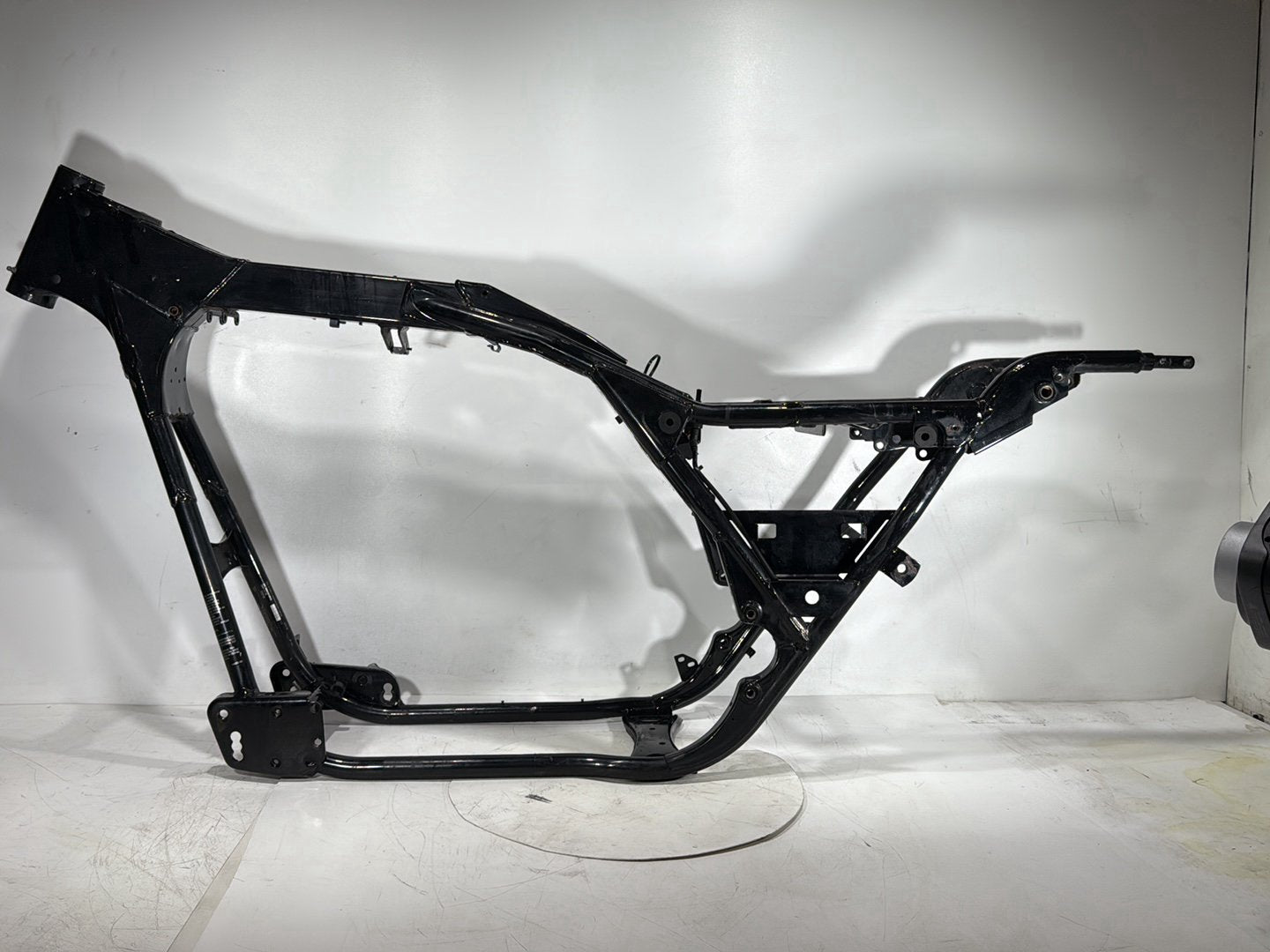 2000 Harley Touring Electra Glide Ultra OEM Body Main Frame Chassis CLN CLR