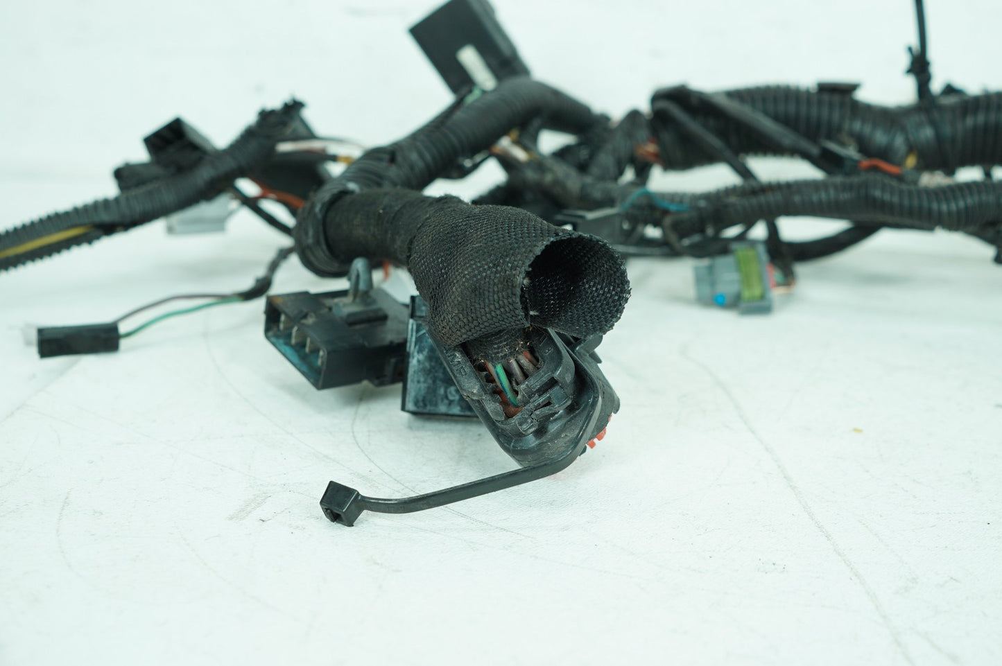 2007 - 2012 Harley-Davidson Touring Electra Glide Ultra Front Sub Wiring Harness Loom Interconnect 70232-10