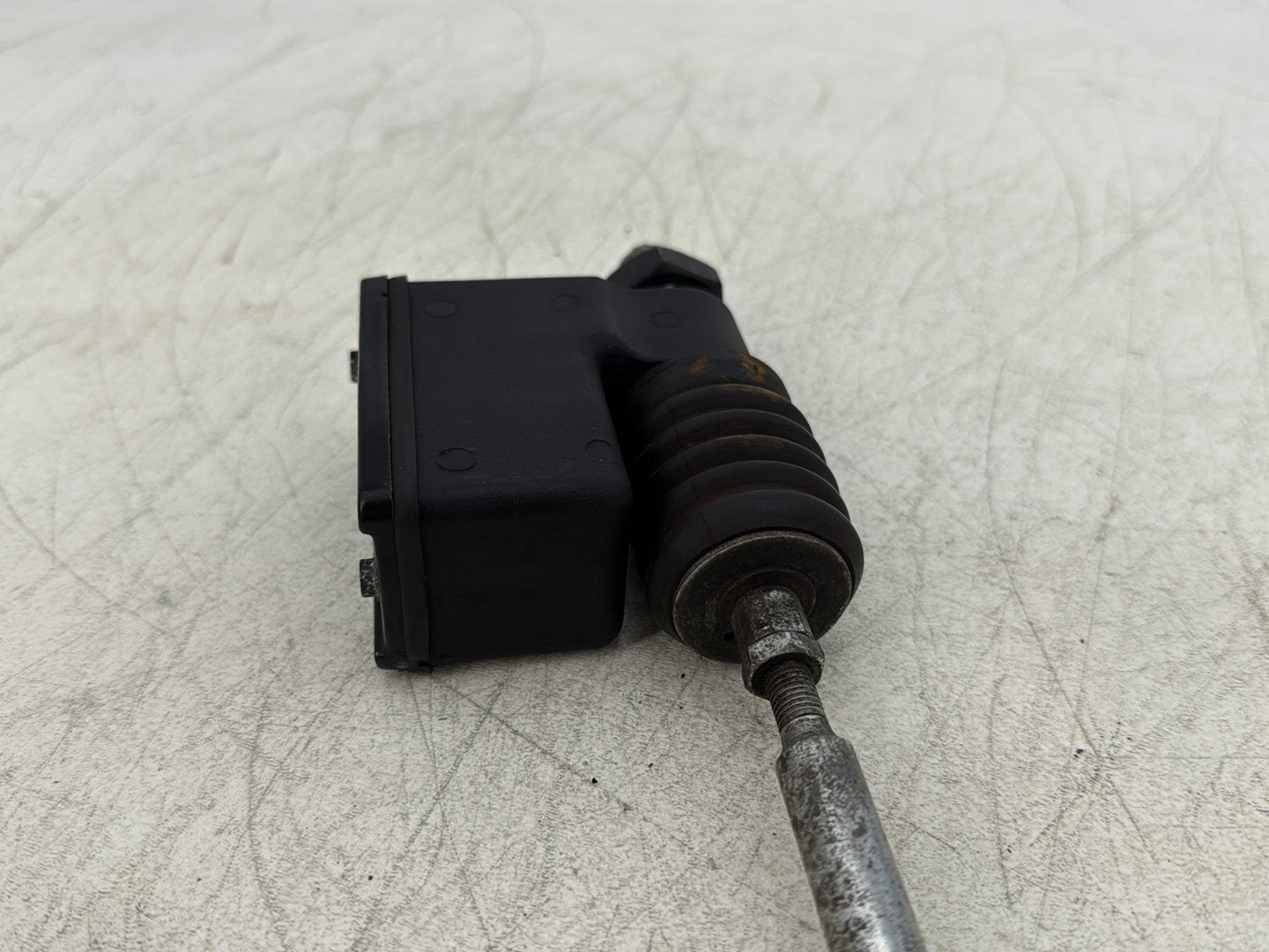2004 Harley Dyna Super Glide FXDI OEM Rear Brake Master Cylinder Reservoir