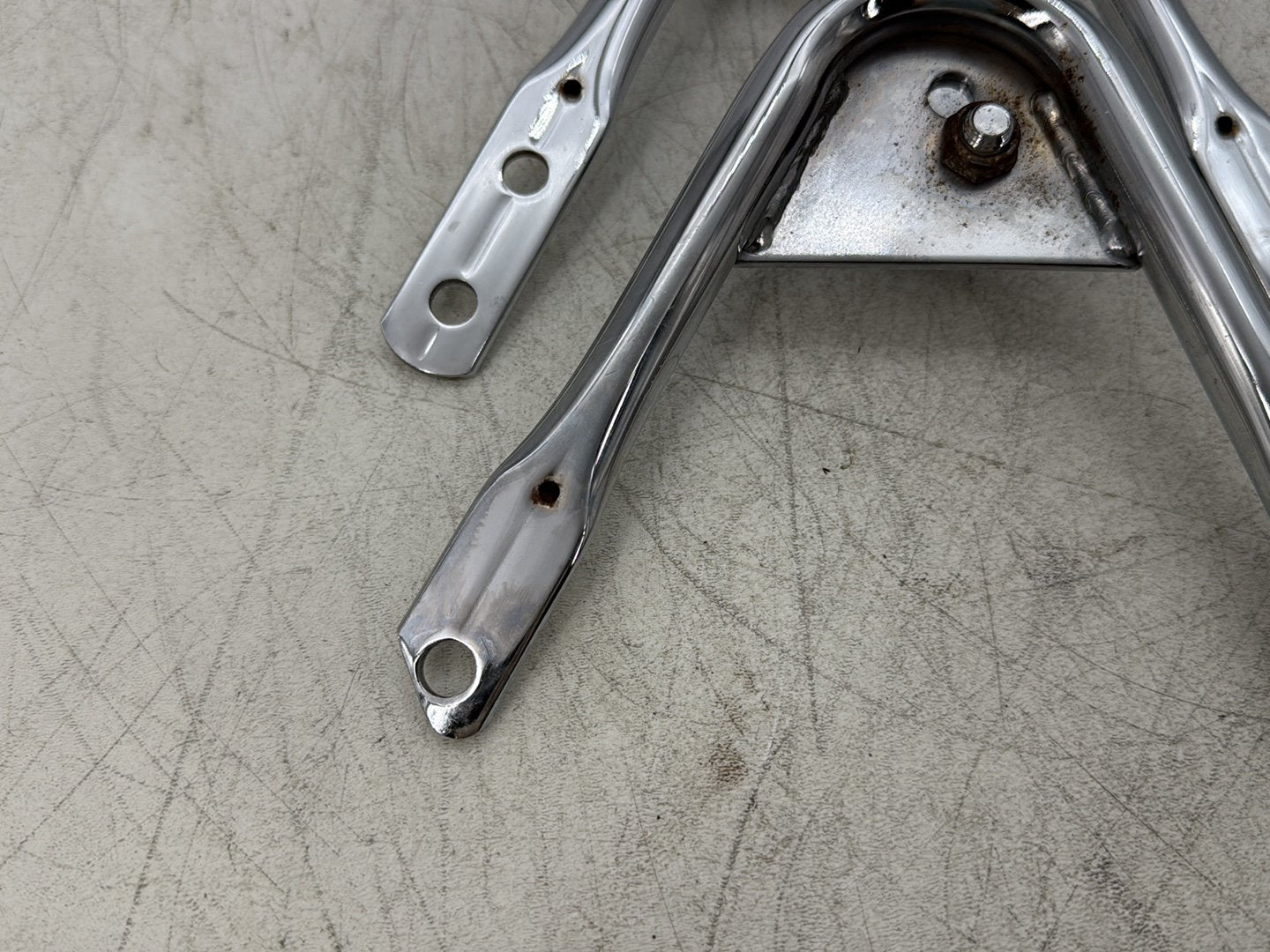 2004 Harley Road King Touring Custom FLHRSI OEM Detachable Tour Pak Luggage Box Bracket