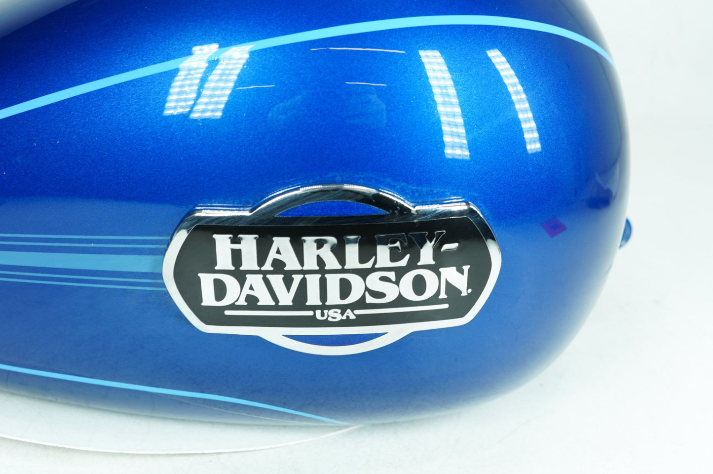 2007 - 2012 Harley-Davidson Touring Electra Glide Ultra Fuel Gas Tank Gasoline Reservoir 61356-08