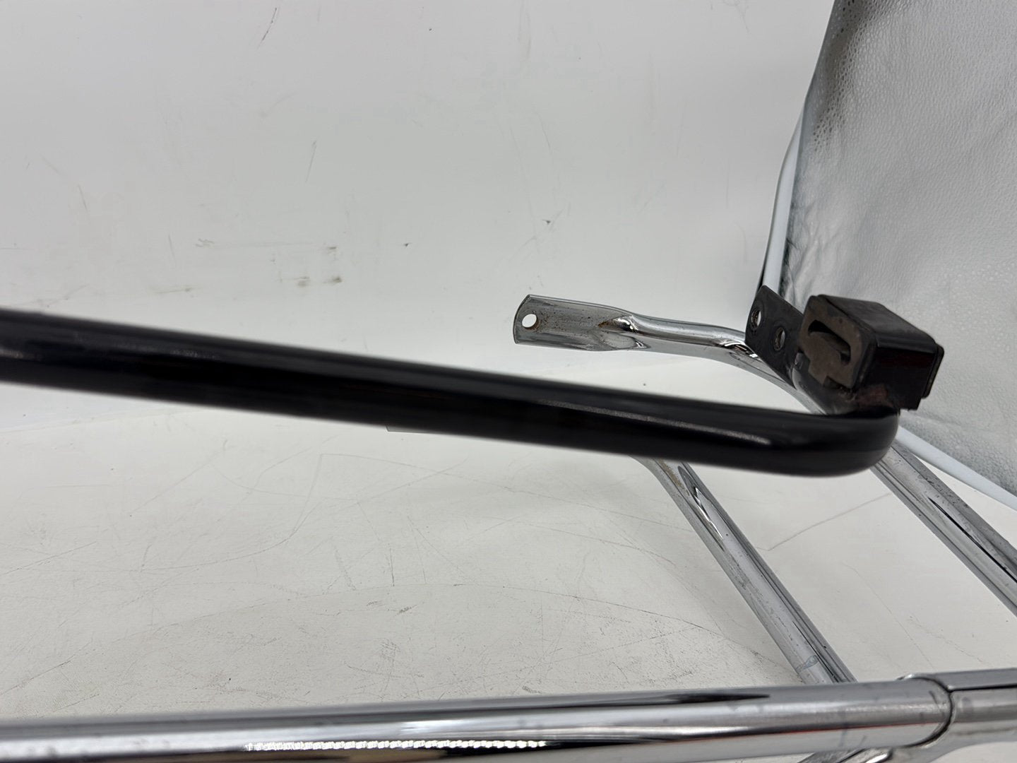 1999 - 2006 Harley-Davidson Touring Electra Glide Rear Right Saddlebag Guard Rails Bar 49193-93
