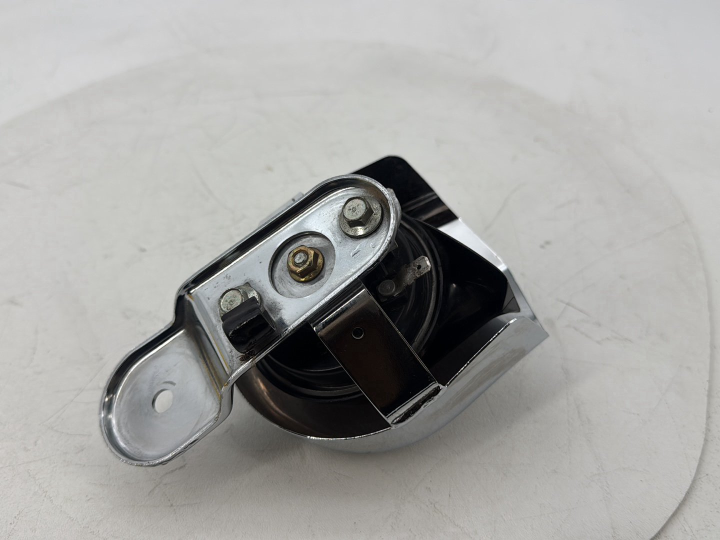 1999 - 2006 Harley-Davidson Softail Heritage Horn Signal Klaxon Chrome Cover  	69012-93A