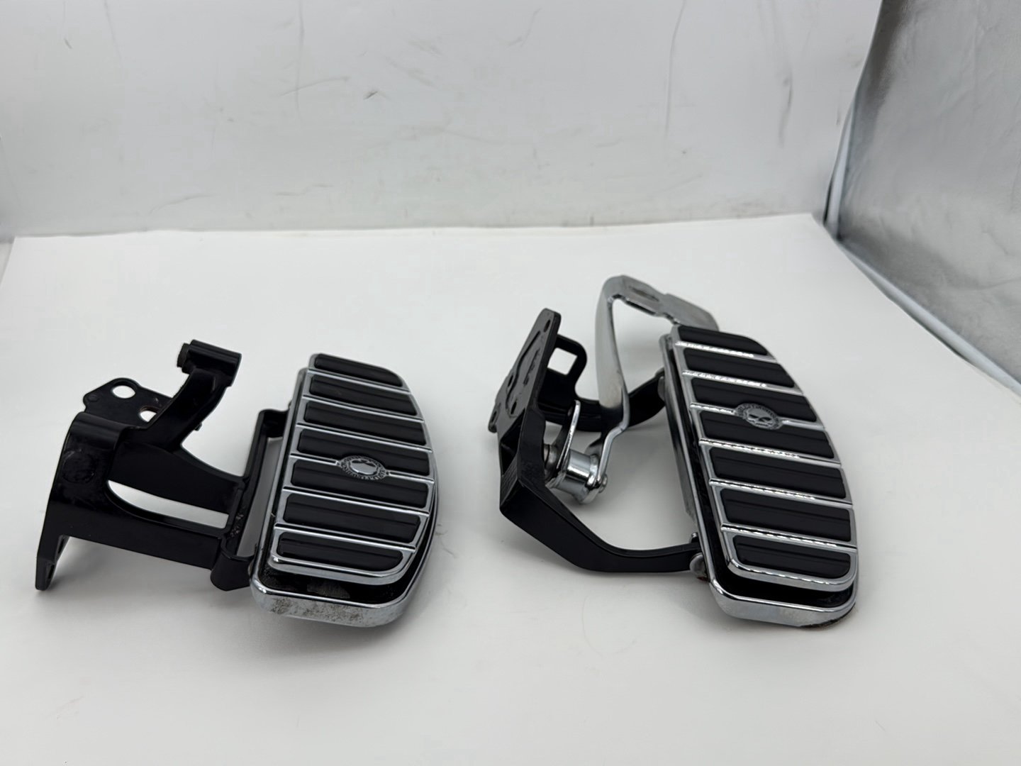 2007 Harley Softail Heritage Classic FLSTC OEM Left Right Driver Floorboard Foot Rest