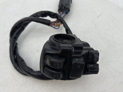 2008 - 2016 Harley-Davidson Touring Electra Glide Ultra Right Engine Start Kill Switches Controls 	71684-06A