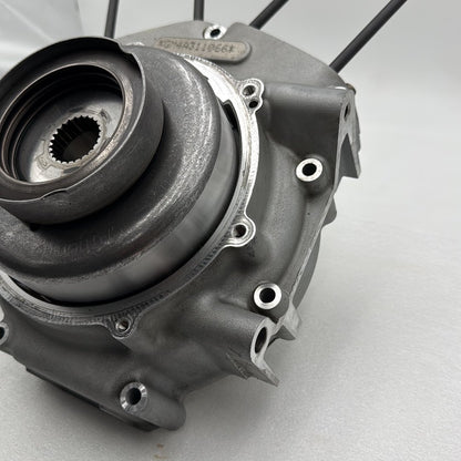 2010 Harley Dyna FXD Super Glide OEM Engine Crankcase Shaft Motor Crank Case