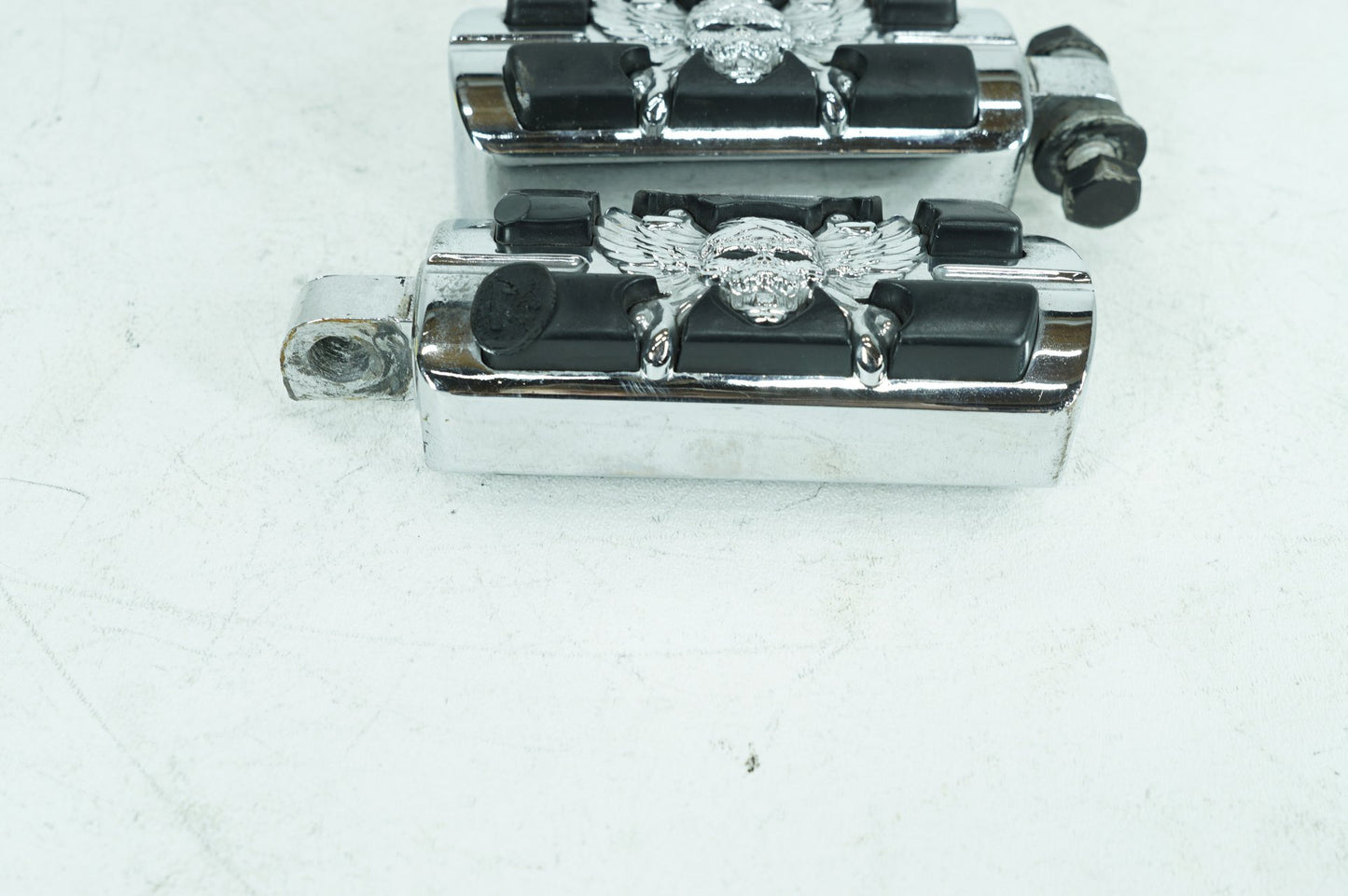 2000 - 2006 Harley-Davidson Softail Deuce Left & Right Step Foot Rest Pegs B07NVXY9VR