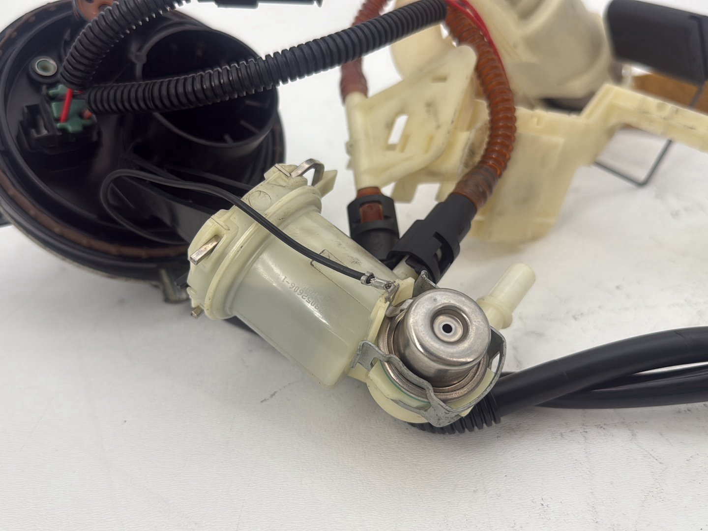 2007 - 2016 Harley-Davidson Touring Electra Glide Ultra Gas Gasoline Fuel Petrol Pump Sending