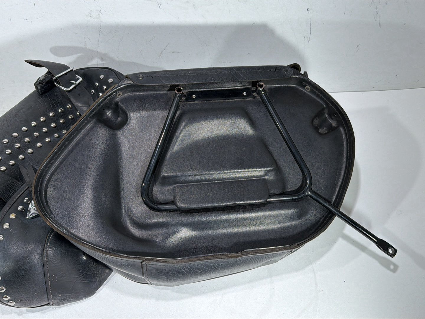 2011 Harley Heritage Softail Classic OEM Rear Right 1 Saddlebag Luggage Leather